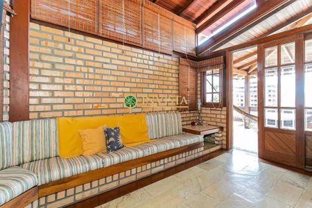 21_photo/9527383faf.e182d30f96765f76-ATLAS-788a8d39-bf04-4f17-a451-d6ecee983e74.jpg de casa à venda com 3 quartos, 250m² em Centro, Florianópolis