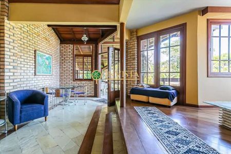 10_photo/9527383faf.e182d30f96765f76-ATLAS-7df4bd20-e3d8-4649-b340-ff0ad98b925d.jpg de casa à venda com 3 quartos, 250m² em Centro, Florianópolis