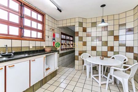 18_photo/9527383faf.e182d30f96765f76-ATLAS-8c6cf3d9-fed3-496a-b0c5-78d196b56e3b.jpg de casa à venda com 3 quartos, 250m² em Centro, Florianópolis