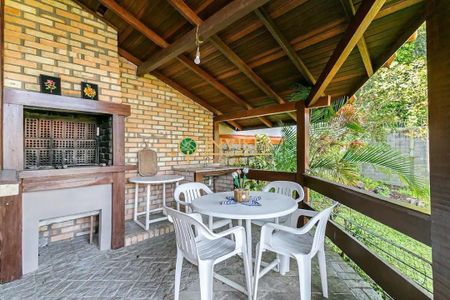 15_photo/9527383faf.e182d30f96765f76-ATLAS-e9a5434f-8fa9-4f79-9655-fb25038464f5.jpg de casa à venda com 3 quartos, 250m² em Centro, Florianópolis