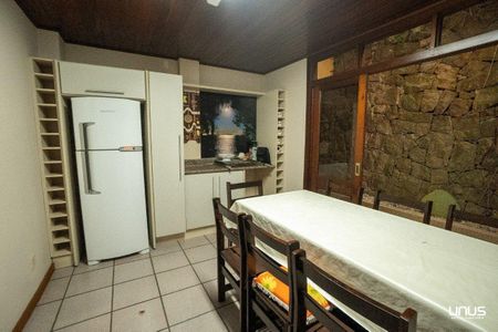 11_photo/9527384021.6ba4ef9df26df2e3-ATLAS-9197655d-871c-4e60-9def-a47119530a4c.jpg de casa à venda com 4 quartos, 410m² em Agronômica, Florianópolis