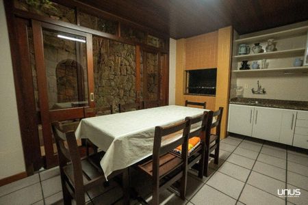 10_photo/9527384021.6ba4ef9df26df2e3-ATLAS-b6ca0545-1b0b-43f9-89b4-141b6c09bf36.jpg de casa à venda com 4 quartos, 410m² em Agronômica, Florianópolis
