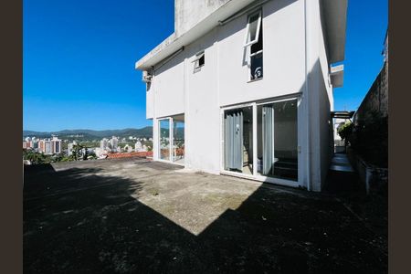 6_photo/95273842d3.f04eb875c589874c-ATLAS-3345edd6-8d4f-47ce-8e59-bed49d3fa6c8.jpg de casa à venda com 5 quartos, 220m² em Trindade, Florianópolis