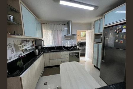 6_photo/9527384349.34730a09c7934e52-ATLAS-e3afc6e8-e557-4c44-a9b4-a763dd92a26a.jpg de casa à venda com 4 quartos, 600m² em Trindade, Florianópolis