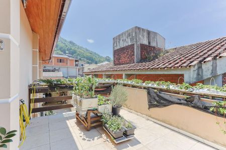 45_photo/9527384349.34730a09c7934e52-ATLAS-e58dd0d0-e251-45e9-920f-fb93071a7fe6.jpg de casa à venda com 4 quartos, 295m² em Trindade, Florianópolis