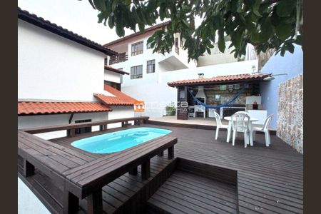 7_photo/9527384367.31155e57da48075e-ATLAS-d4143932-2988-4f4b-8bed-b7a5da05d76d.jpg de casa à venda com 3 quartos, 214m² em Trindade, Florianópolis