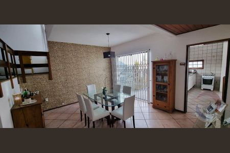 16_photo/952738437b.a64c9b8819d7c011-ATLAS-7afc3bf0-6ba8-400f-9f49-bdb63b12cd10.jpg de casa à venda com 3 quartos, 214m² em Trindade, Florianópolis