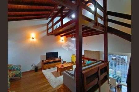 37_photo/95273844a1.b07c3b3000917e5e-ATLAS-a8a102c5-d21a-4b26-8b58-c76feddb237a.jpg de casa à venda com 3 quartos, 215m² em Trindade, Florianópolis
