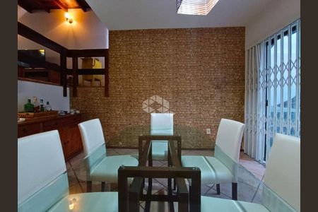 25_photo/95273844a1.b07c3b3000917e5e-ATLAS-bcaff6cd-0b91-4b7f-a827-6dbbf3b38646.jpg de casa à venda com 3 quartos, 215m² em Trindade, Florianópolis