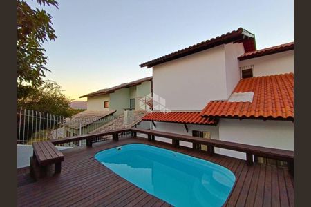 41_photo/95273844a1.b07c3b3000917e5e-ATLAS-ea1bfdd7-e218-43f6-95e9-24f863aecf73.jpg de casa à venda com 3 quartos, 215m² em Trindade, Florianópolis