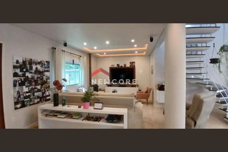 7_photo/952738516f.6fa24c30896ad7dc-ATLAS-1a83d631-bef0-4bc4-bdc7-bcaf09d6b53e.jpg de casa à venda com 3 quartos, 436m² em Trindade, Florianópolis