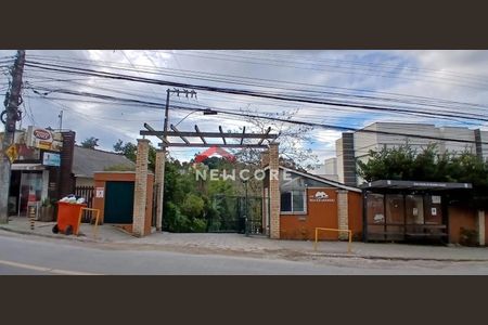 45_photo/952738516f.6fa24c30896ad7dc-ATLAS-1e7f66ad-d92a-4f8a-a9f1-12ae4498f1e2.jpg de casa à venda com 3 quartos, 436m² em Trindade, Florianópolis