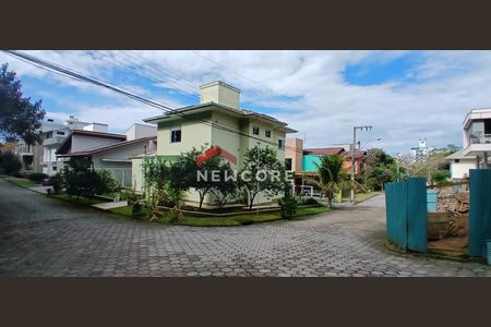 49_photo/952738516f.6fa24c30896ad7dc-ATLAS-416e917d-f51d-4331-b71a-e0f9ae852aa1.jpg de casa à venda com 3 quartos, 436m² em Trindade, Florianópolis