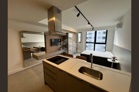 7_photo/9527385577.ee75bb8e707bc1a8-ATLAS-0db04d28-83c2-47ce-a8c4-d8e8b17e163e.jpg de kitnet/studio para alugar com 1 quarto, 33m² em Trindade, Florianópolis