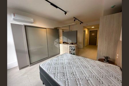 9_photo/9527385577.ee75bb8e707bc1a8-ATLAS-1009be1c-e09d-4e7f-86ee-c4a413219ec3.jpg de kitnet/studio para alugar com 1 quarto, 33m² em Trindade, Florianópolis