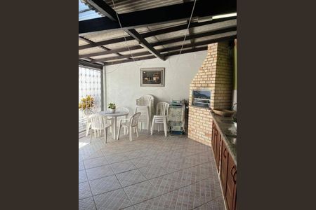 7_photo/95273858f9.d00588b39bb74d6d-ATLAS-bb4b5fdc-e91e-42ce-b905-28e91c6e6ff3.jpg de casa à venda com 3 quartos, 140m² em Trindade, Florianópolis