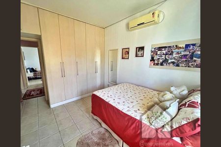 4_photo/9527385a53.98319c766f537efd-ATLAS-a014d3b2-116f-4324-9bae-24ff2e14a3e3.jpg de casa à venda com 4 quartos, 218m² em Trindade, Florianópolis