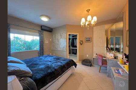 27_photo/9527385ad3.f2ed236aecaa8a04-ATLAS-3632cb42-aa84-444c-84c8-6f8c588bd08c.jpg de casa à venda com 4 quartos, 240m² em Trindade, Florianópolis