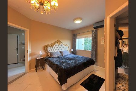 28_photo/9527385ad3.f2ed236aecaa8a04-ATLAS-37aaa4db-3279-4fe1-81cd-190eb0c0b0ba.jpg de casa à venda com 4 quartos, 240m² em Trindade, Florianópolis