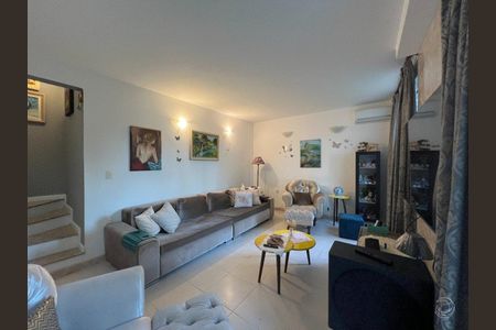 45_photo/9527385ad3.f2ed236aecaa8a04-ATLAS-49acfead-dc9b-48d5-a7a5-74cb9d24d8f5.jpg de casa à venda com 4 quartos, 240m² em Trindade, Florianópolis