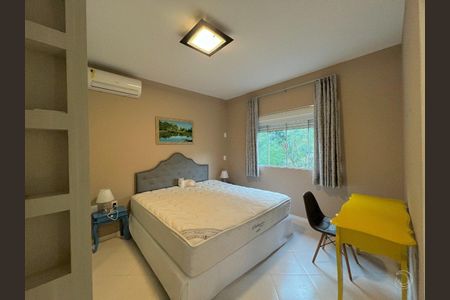 30_photo/9527385ad3.f2ed236aecaa8a04-ATLAS-af38134e-ad9c-49d4-8e1a-437592cd5863.jpg de casa à venda com 4 quartos, 240m² em Trindade, Florianópolis