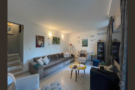 44_photo/9527385ad3.f2ed236aecaa8a04-ATLAS-d8cb992e-d4bc-44e1-a3f1-829fed20ff32.jpg de casa à venda com 4 quartos, 240m² em Trindade, Florianópolis