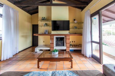 5_photo/9527385ad7.b530766e35808669-ATLAS-e97cc6a1-46df-48c8-abf1-c0739c6f55be.jpg de casa à venda com 5 quartos, 197m² em Trindade, Florianópolis