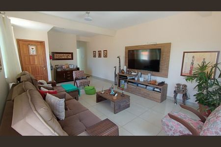 3_photo/9527385b33.cbbfd4a03055828f-ATLAS-690fc4e6-41c2-4769-8eda-9deeabb5717e.jpg de casa à venda com 4 quartos, 291m² em Trindade, Florianópolis