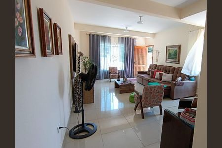 4_photo/9527385b33.cbbfd4a03055828f-ATLAS-8a0e8aa4-abe9-478b-b8d3-6c93bb42d19f.jpg de casa à venda com 4 quartos, 291m² em Trindade, Florianópolis