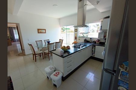 8_photo/9527385b33.cbbfd4a03055828f-ATLAS-cd12bb36-804e-42dc-a73c-16d062d550a3.jpg de casa à venda com 4 quartos, 291m² em Trindade, Florianópolis