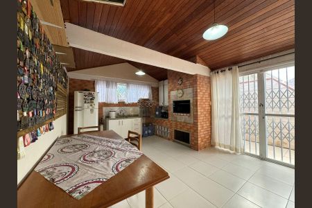 23_photo/9527385b73.f2ed236aecaa8a04-ATLAS-887aea40-aad3-4bef-a58b-1300d993e35e.jpg de casa à venda com 4 quartos, 257m² em Trindade, Florianópolis