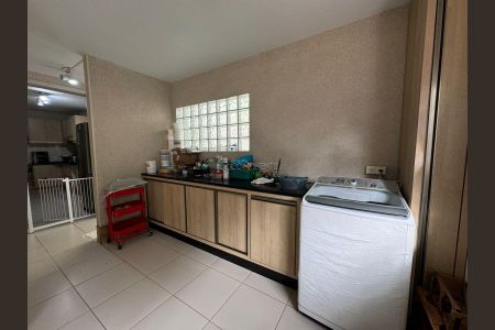 31_photo/9527385b73.f2ed236aecaa8a04-ATLAS-de952955-6124-468a-9a9e-ee616554c5c6.jpg de casa à venda com 4 quartos, 257m² em Trindade, Florianópolis
