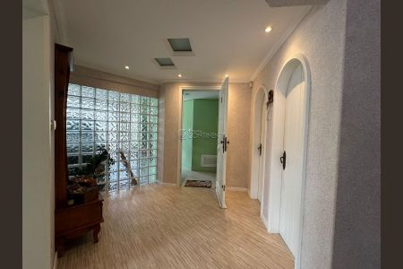 9_photo/9527385b73.f2ed236aecaa8a04-ATLAS-fa29a96b-8de3-4d84-95cd-d4592b56271f.jpg de casa à venda com 4 quartos, 257m² em Trindade, Florianópolis