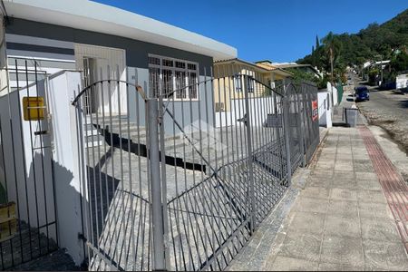 7_photo/9527385b79.fbcd7a2e7ac63d93-ATLAS-1ad1847b-2e54-4e9c-9086-5206b5c20971.jpg de casa para alugar com 2 quartos, 60m² em Trindade, Florianópolis