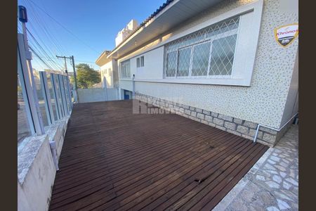 6_photo/9527385c63.3e1b4b7d4b39a1bc-ATLAS-428d55d7-923b-408b-955a-c7bcef191c7f.jpg de casa para alugar com 7 quartos, 142m² em Trindade, Florianópolis