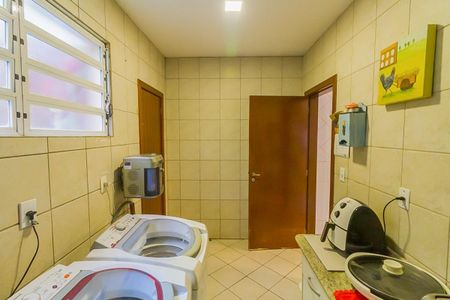 46_photo/9527385c6f.64be89600eea995d-ATLAS-1966bb77-4933-4eae-acff-b479bb7d915f.jpg de casa à venda com 5 quartos, 235m² em Trindade, Florianópolis