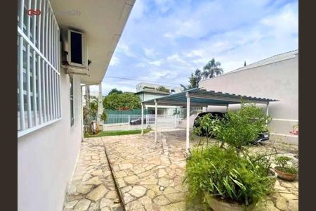 12_photo/9527385c7b.2f15d505e37c7ac5-ATLAS-6256b4cd-a994-4c1f-8c4e-947b2ff91dda.jpg de casa à venda com 3 quartos, 203m² em Trindade, Florianópolis