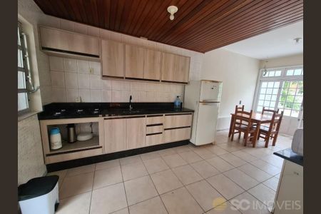 3_photo/9527385c7d.8f3f2a47dd94676f-ATLAS-60afe996-0e1e-4e4b-9f02-177a2097f1b1.jpg de casa à venda com 6 quartos, 278m² em Trindade, Florianópolis