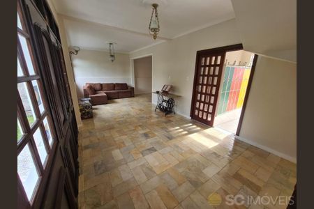 9_photo/9527385c7d.8f3f2a47dd94676f-ATLAS-a0cf4a39-3b41-43e2-a1cc-e4d99abcbdb4.jpg de casa à venda com 6 quartos, 278m² em Trindade, Florianópolis