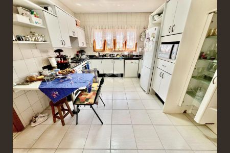 5_photo/9527385cfb.28f6ec5d72603be5-ATLAS-11c7a9d9-733f-4833-a079-8c7d18a7f4dc.jpg de casa à venda com 4 quartos, 318m² em Trindade, Florianópolis