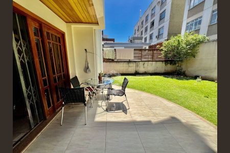 37_photo/9527385cfb.28f6ec5d72603be5-ATLAS-e8169ceb-2e80-46d0-96a0-4a45f79809d7.jpg de casa à venda com 4 quartos, 318m² em Trindade, Florianópolis