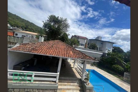 8_photo/9527385d03.7d44486df2fbe63f-ATLAS-34d0a1e4-b329-471e-a4e2-20a7749f9744.jpg de casa à venda com 4 quartos, 370m² em Trindade, Florianópolis