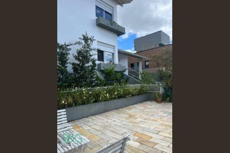 5_photo/9527385d03.7d44486df2fbe63f-ATLAS-4d36a4a3-a88c-47f5-b2b3-c8bcc3c6cca7.jpg de casa à venda com 4 quartos, 370m² em Trindade, Florianópolis