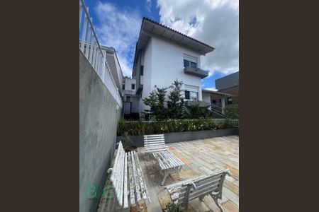 37_photo/9527385d03.7d44486df2fbe63f-ATLAS-c26e4b4d-6e46-49ef-9a86-c2cf4dbbdc03.jpg de casa à venda com 4 quartos, 370m² em Trindade, Florianópolis