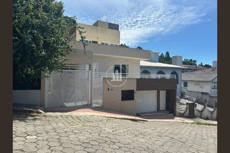 8_photo/9527385d49.470e3b4ecc8ee2ef-ATLAS-3715632f-bda4-4b36-9d35-72131b889fb4.jpg de casa à venda com 5 quartos, 254m² em Trindade, Florianópolis