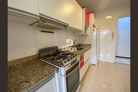 3_photo/9527385dc7.f5bb162c49dce268-ATLAS-07b512fc-5f0b-4360-a18d-8466e94ecee3.jpg de apartamento à venda com 3 quartos, 74m² em Trindade, Florianópolis