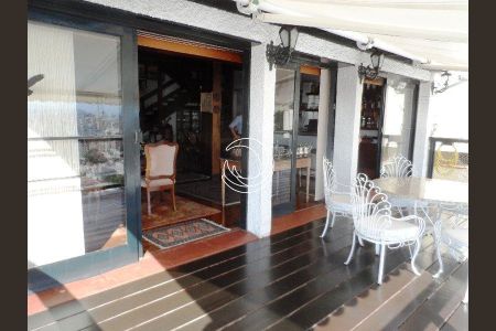 3_photo/9527386a43.18d35e9b3b089d06-ATLAS-2d89a55a-c7d0-4867-90c9-b665c141907f.jpg de casa à venda com 3 quartos, 700m² em Centro, Florianópolis