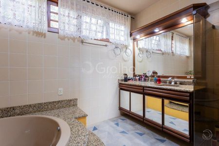 13_photo/9527386a95.94eccd8fc9add72f-ATLAS-113bae5a-cca9-4fb6-8bea-b32cf61519fd.jpg de casa para alugar com 4 quartos, 410m² em Centro, Florianópolis