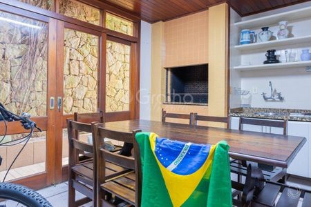 20_photo/9527386a95.94eccd8fc9add72f-ATLAS-c4480603-968f-4c15-96f6-102790e36e8c.jpg de casa para alugar com 4 quartos, 410m² em Centro, Florianópolis