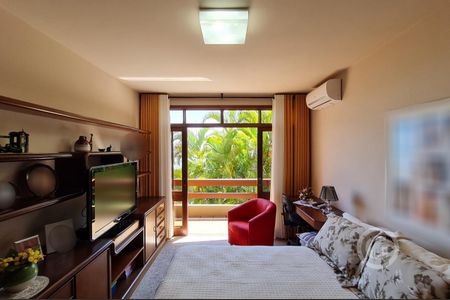 33_photo/9527386a9d.6ba4ef9df26df2e3-ATLAS-dfb0dbd0-dfe1-4ba3-8e0c-ce73990af6b4.jpg de casa à venda com 4 quartos, 410m² em Morro da Cruz, Florianópolis